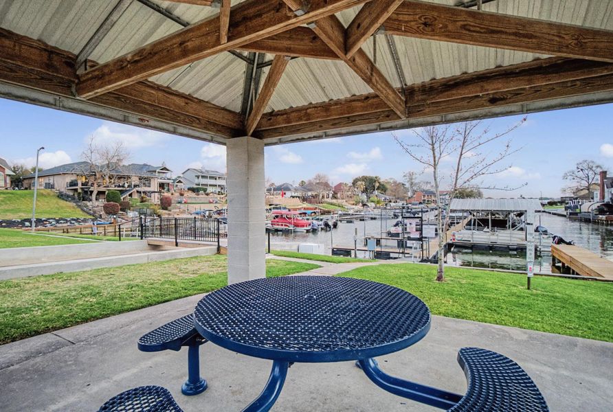 Community amenities in , Willis (Image 36).