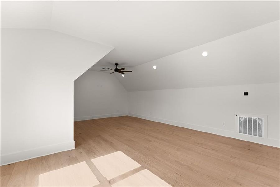 Spacious, unfurnished interior of a new home in , Gainesville (Image 24).