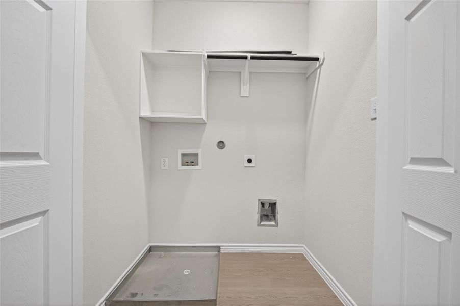 Spacious, unfurnished interior of a new home in , Houston (Image 24).