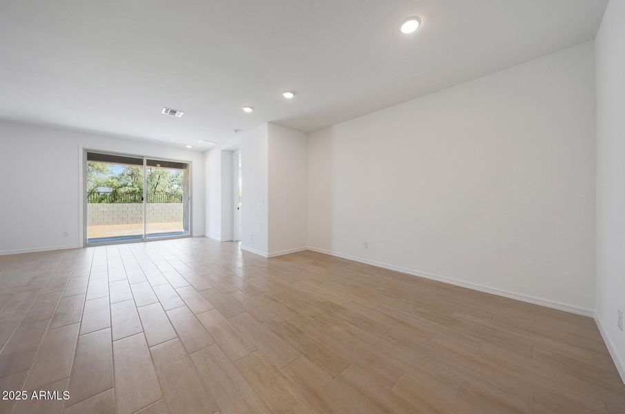 PHX_Landmarke_Lot 1039_Azure_866_Dining PHX_Landmarke_Lot 1039_Azure_866_Dining