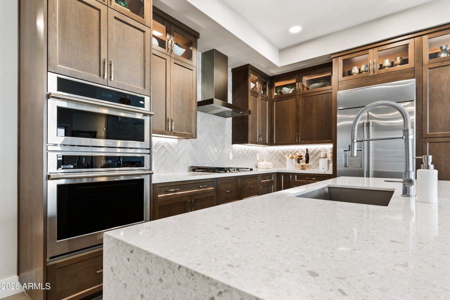 TheLuxeValentino5mb-00511