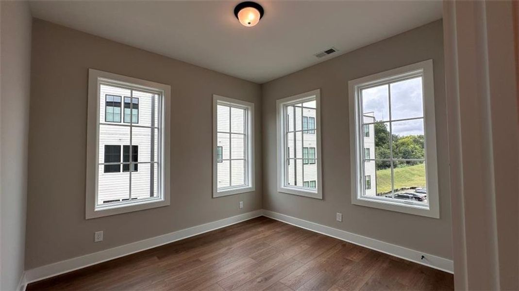 Spacious, unfurnished interior of a new home in , Atlanta (Image 17).