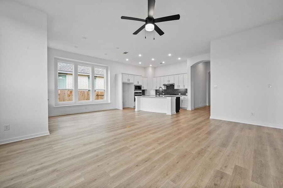 Spacious, unfurnished interior of a new home in Crosswinds, Kyle (Image 14). Spacious, unfurnished interior of a new home in Crosswinds, Kyle (Image 14).