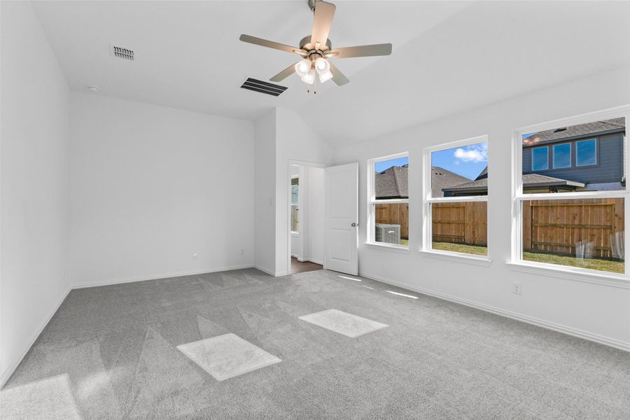 Spacious, unfurnished interior of a new home in Beamer Villas, Friendswood (Image 26).