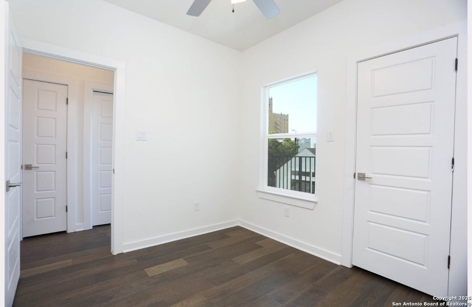 Spacious, unfurnished interior of a new home in , San Antonio (Image 22).