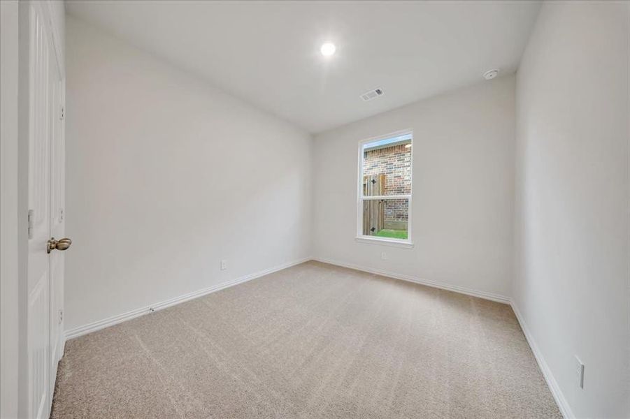 Spacious, unfurnished interior of a new home in Liberty Pointe, Gainesville (Image 14).