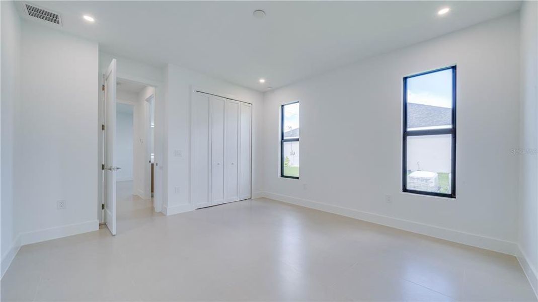 Spacious, unfurnished interior of a new home in , Lehigh Acres (Image 45).