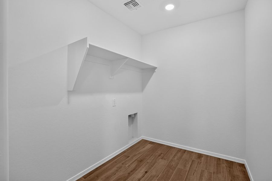 Spacious, unfurnished interior of a new home in Artisan at Asante, Surprise (Image 26).