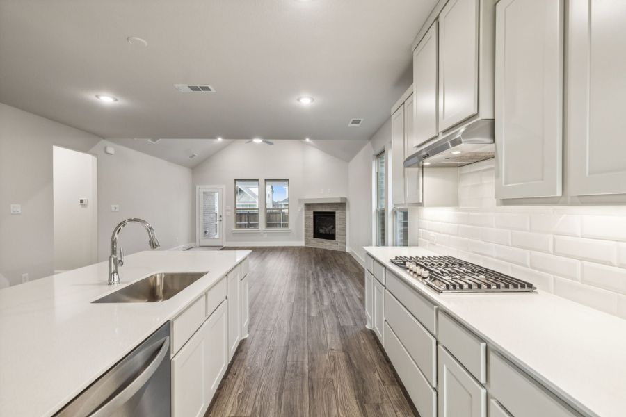 Furnished interior view inside a new home in Dove Hollow, Waxahachie (Image 7).
