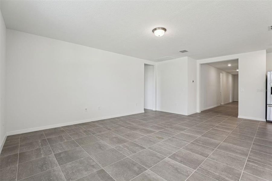 Spacious, unfurnished interior of a new home in Hamilton Bluff - Signature Series, Lake Hamilton (Image 32).