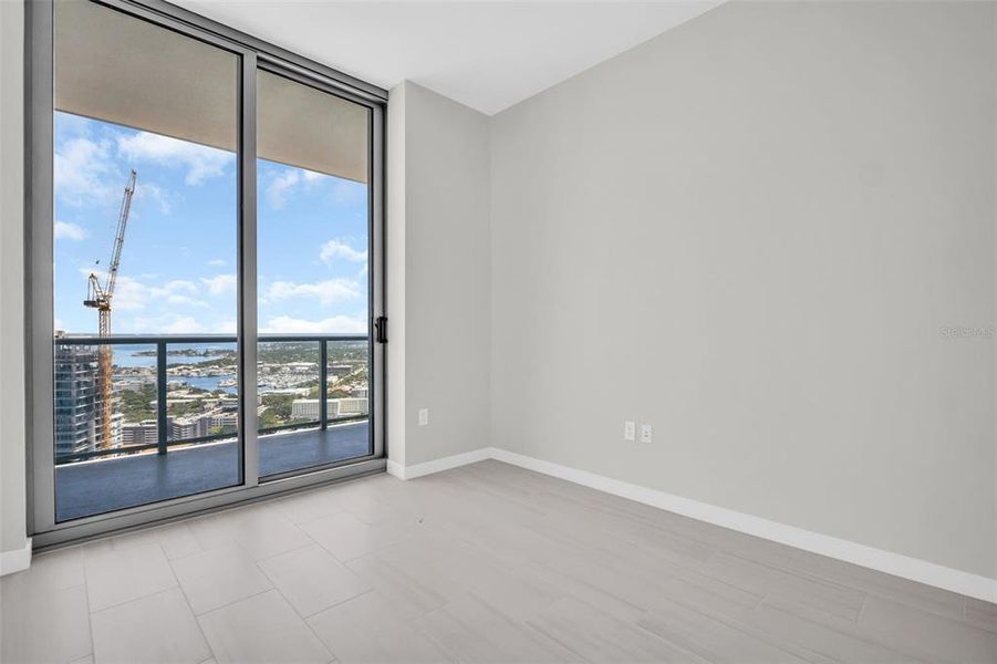 Spacious, unfurnished interior of a new home in , St. Petersburg (Image 66).