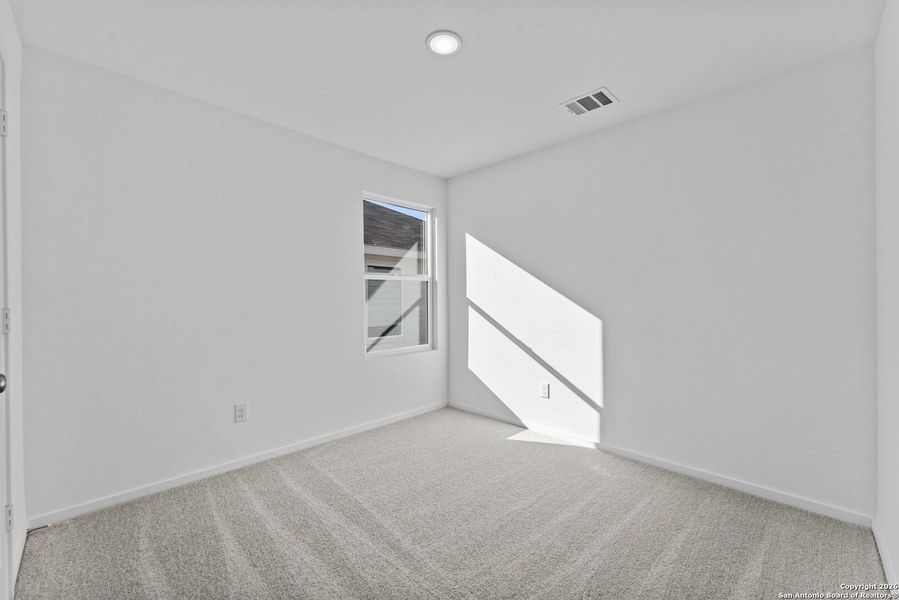 Spacious, unfurnished interior of a new home in , New Braunfels (Image 18).