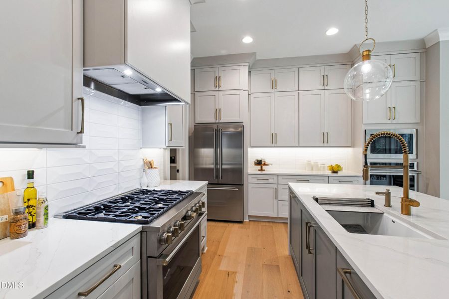 Spanish (31) Spanish (31)