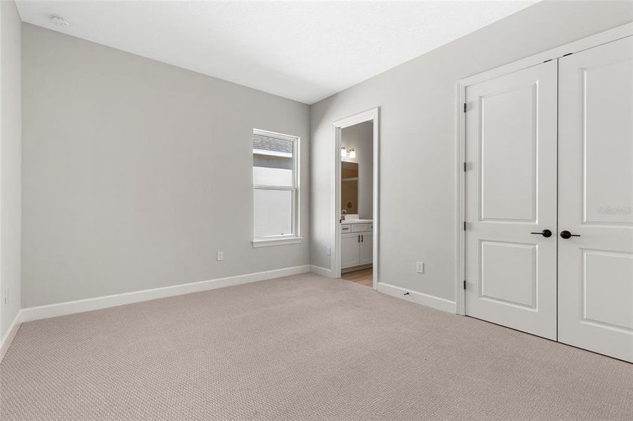 Spacious, unfurnished interior of a new home in , St. Cloud (Image 15).
