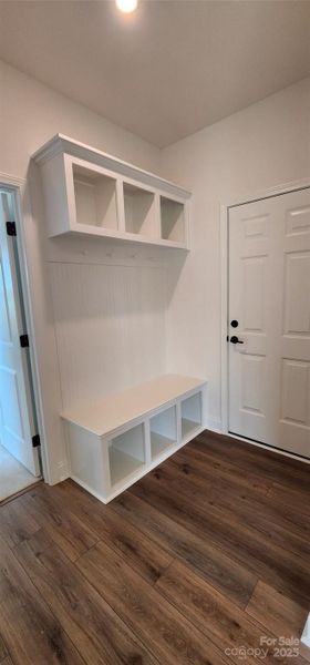 Image 20 of a home in Lakeside Glen.