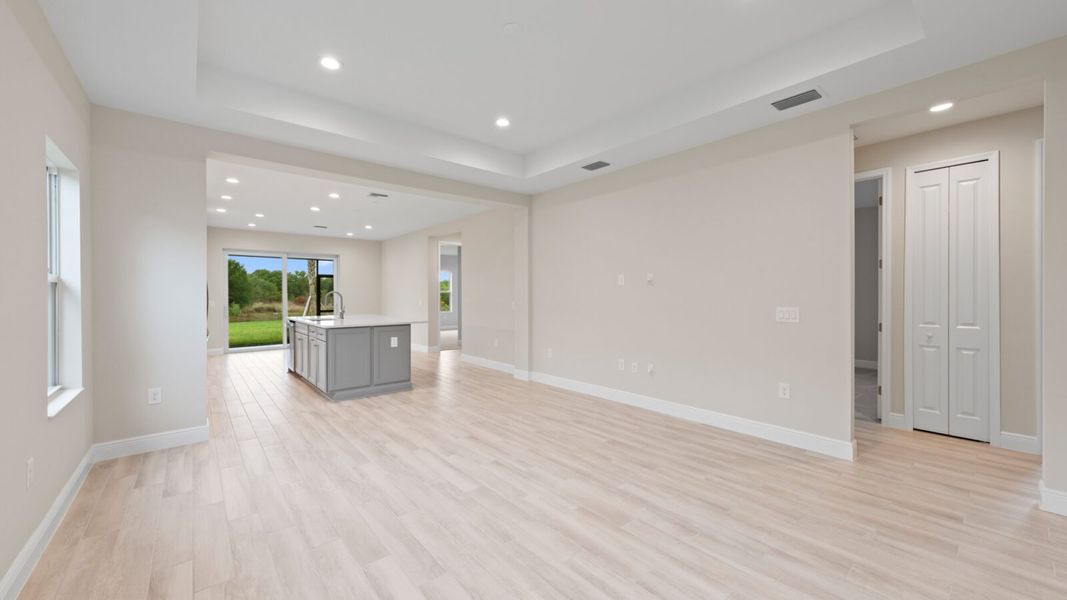Spacious, unfurnished interior of a new home in Verandah, Fort Myers (Image 13).