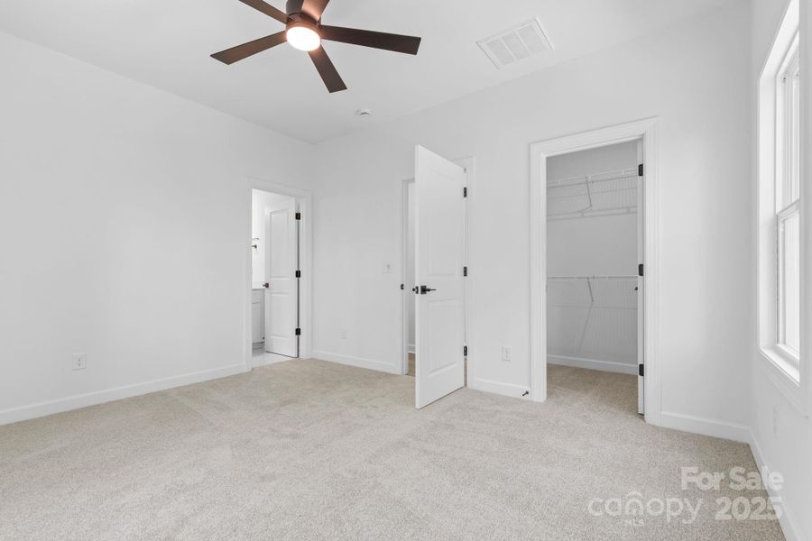 Spacious, unfurnished interior of a new home in , Charlotte (Image 13).