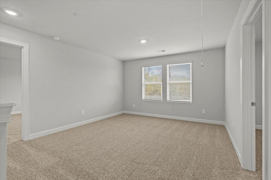 Spacious, unfurnished interior of a new home in Chatham Forest, Duncan (Image 27).