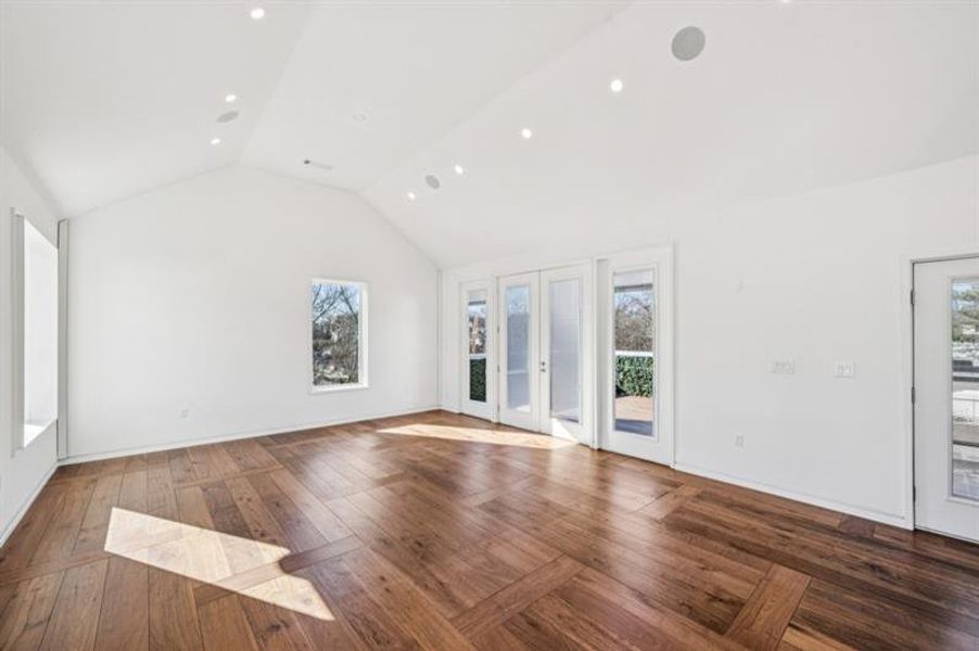 Spacious, unfurnished interior of a new home in , Atlanta (Image 23).