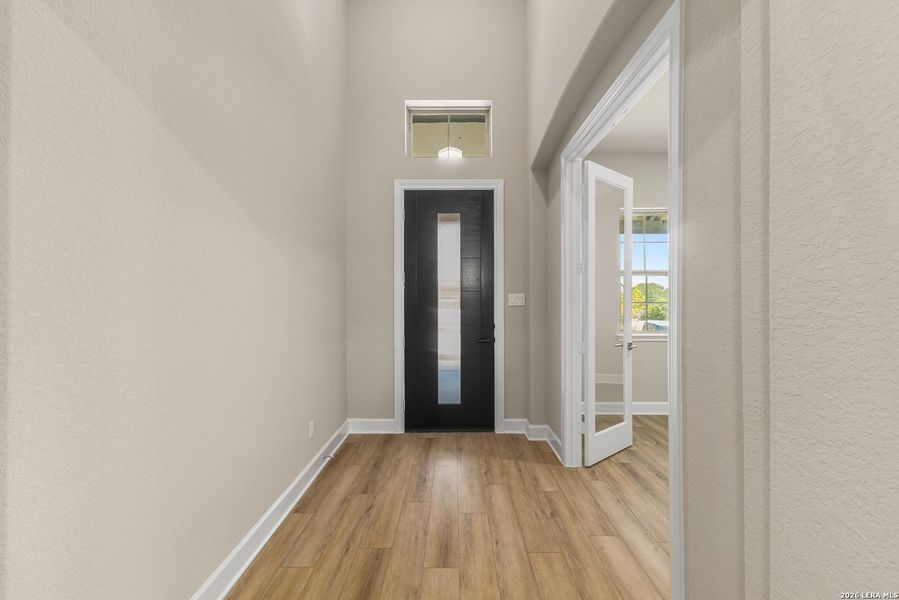 Spacious, unfurnished interior of a new home in , Castroville (Image 10).