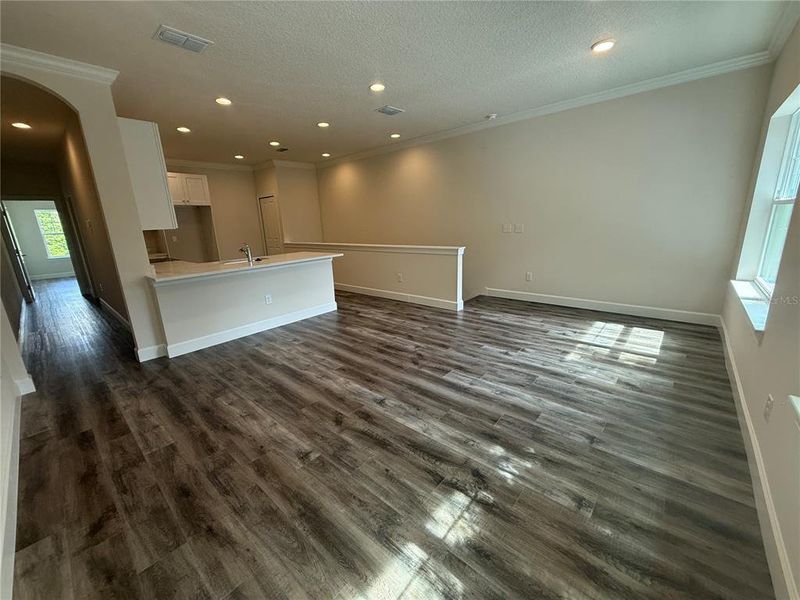Spacious, unfurnished interior of a new home in , Tampa (Image 25).