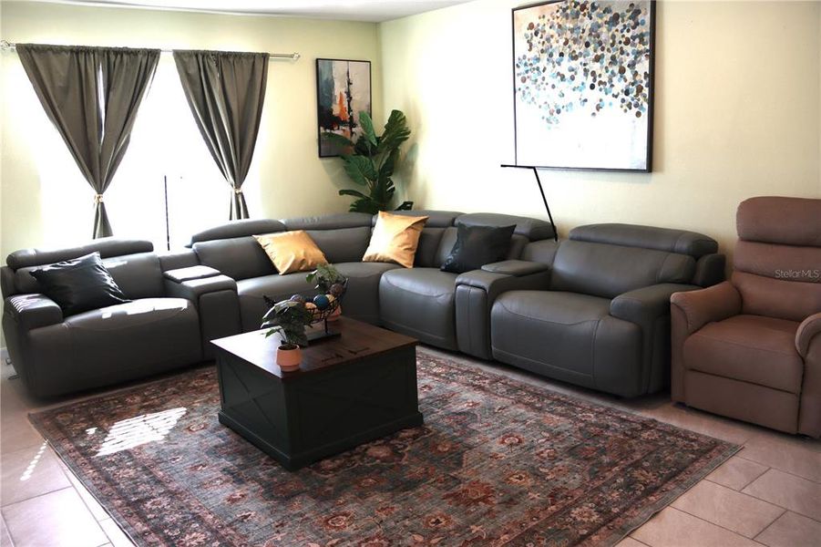 Furnished interior view inside a new home in , Winter Haven (Image 9).