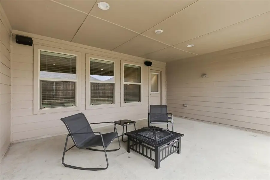 Exterior details and patio area of a home in , Burleson (Image 3).