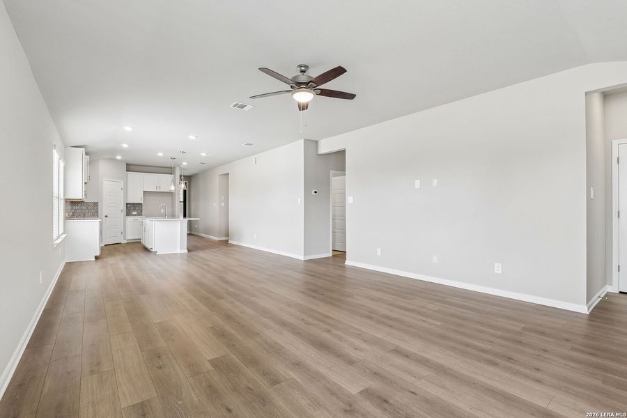 Spacious, unfurnished interior of a new home in Thomas Pond, San Antonio (Image 39). Spacious, unfurnished interior of a new home in Thomas Pond, San Antonio (Image 39).