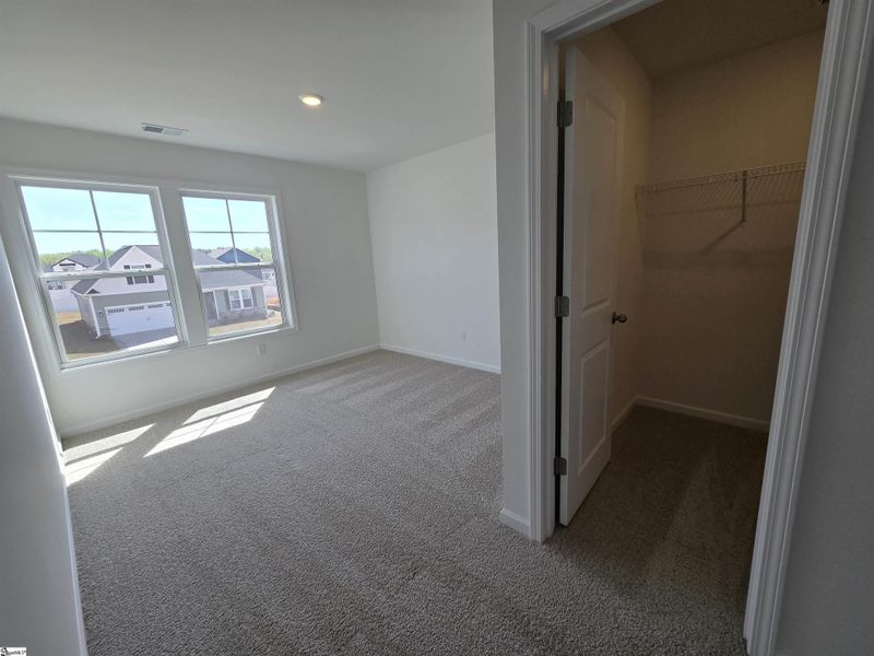 Spacious, unfurnished interior of a new home in Shiloh Trail, Wellford (Image 30).
