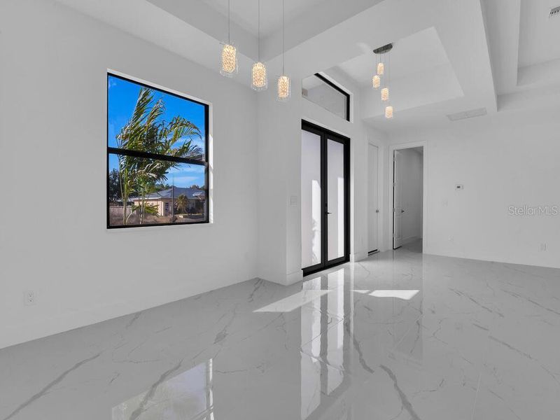 Spacious, unfurnished interior of a new home in , Lehigh Acres (Image 18).