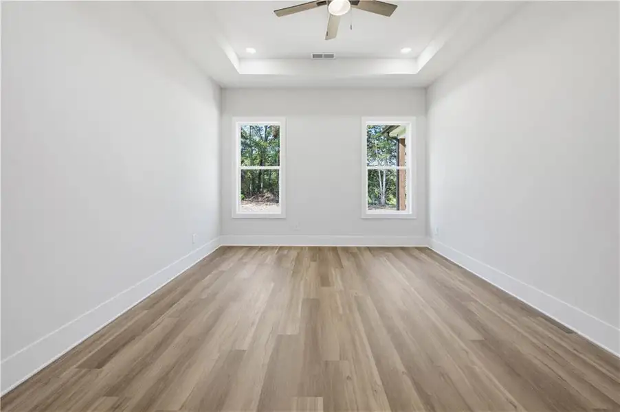 Spacious, unfurnished interior of a new home in , Gainesville (Image 22).