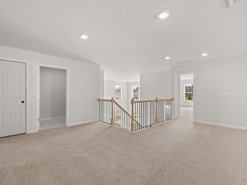 Spacious, unfurnished interior of a new home in Haven Abbey, Cumming (Image 28).