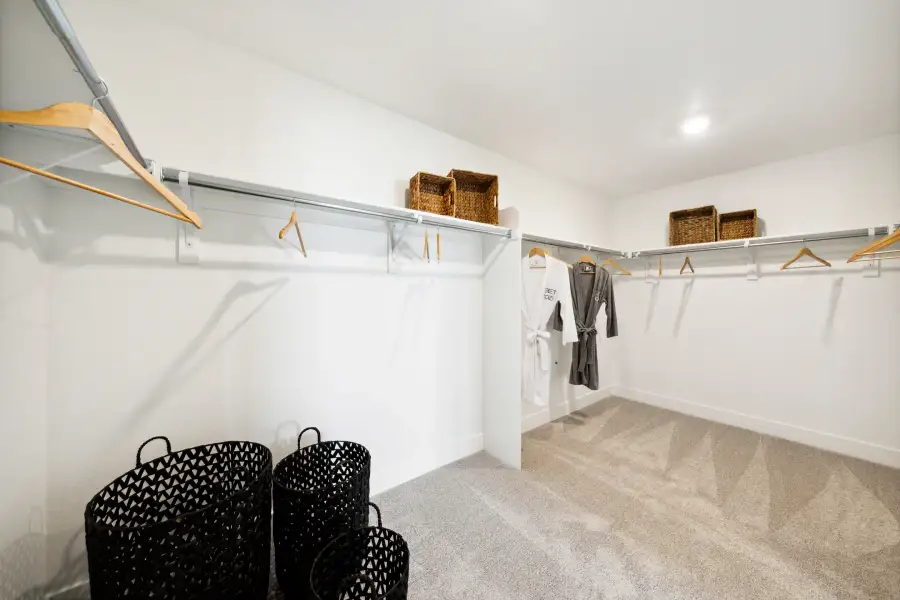 Spacious, unfurnished interior of a new home in Sterling Ranch Ascent Village, Littleton (Image 18).