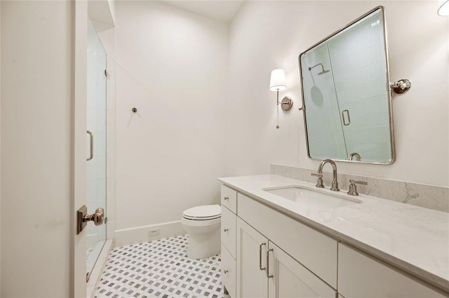 Furnished interior view inside a new home in , Richardson (Image 6).
