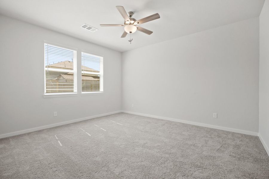 Spacious, unfurnished interior of a new home in Pearlbrook, Texas City (Image 24).