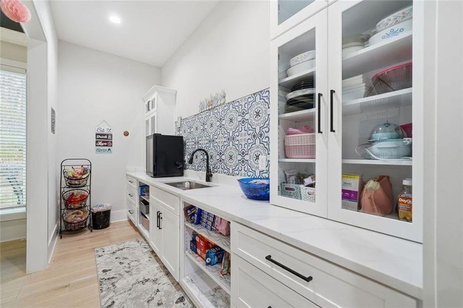 Furnished interior view inside a new home in , Alpharetta (Image 34).