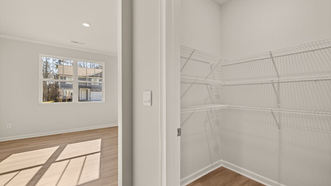 Representative unfurnished interior of a home built from the Halton by D.R. Horton in Northwoods at Mirror Lake, Villa Rica (Image 17).