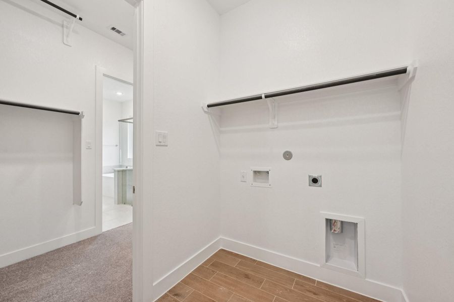 Spacious, unfurnished interior of a new home in Kresston, Montgomery (Image 38).