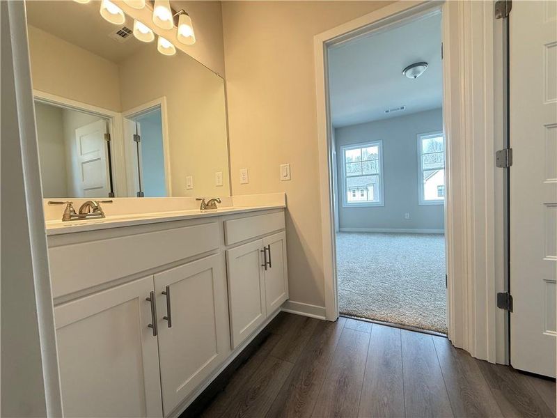 Furnished interior view inside a new home in Ponderosa Farms Manor, Gainesville (Image 10).