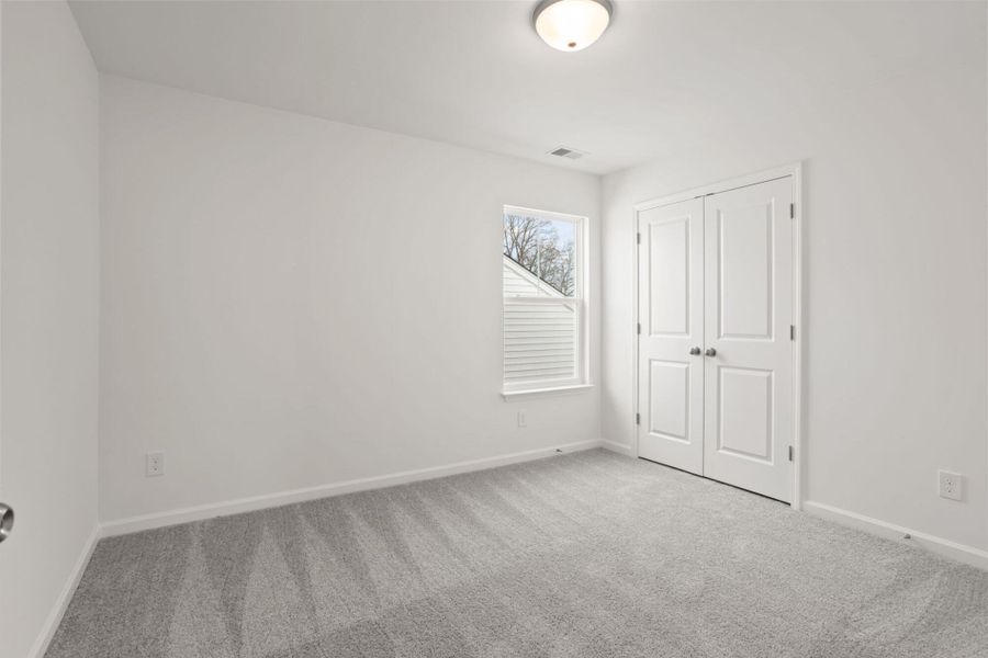 Spacious, unfurnished interior of a new home in Bellevue, Greenville (Image 25).