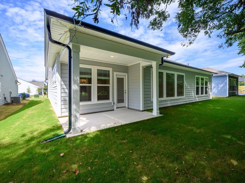 Representative exterior details of a home built from the The Hemingway by David Weekley Homes in Encore at Harmony, Harrisburg (Image 3).