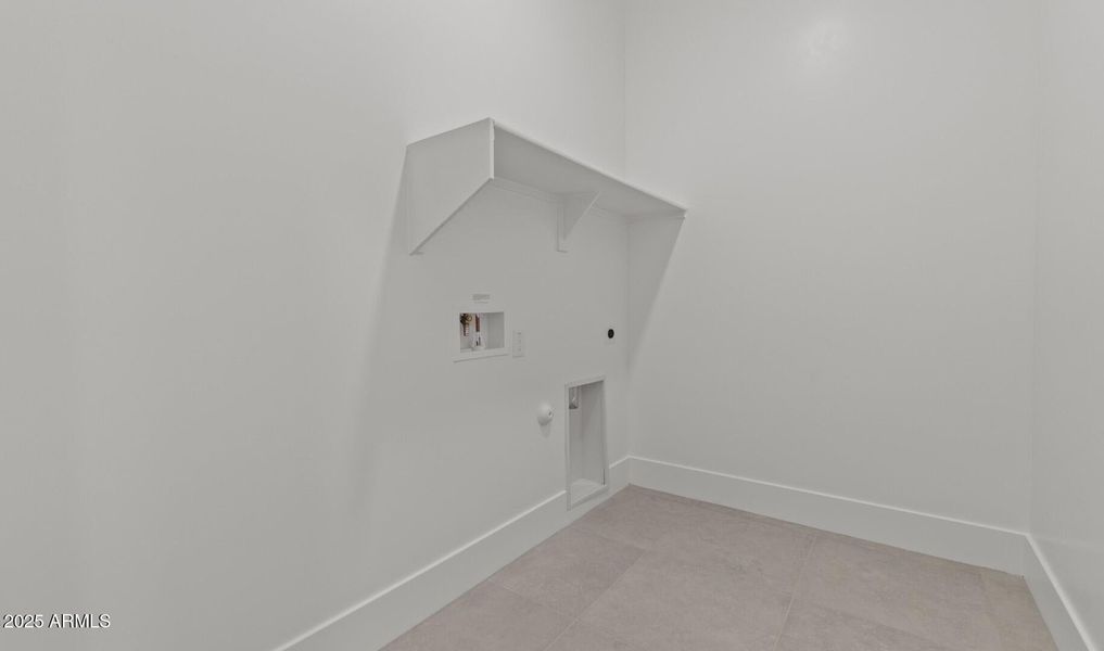 Edgewood Lot #101 Laundry (Large) Edgewood Lot #101 Laundry (Large)