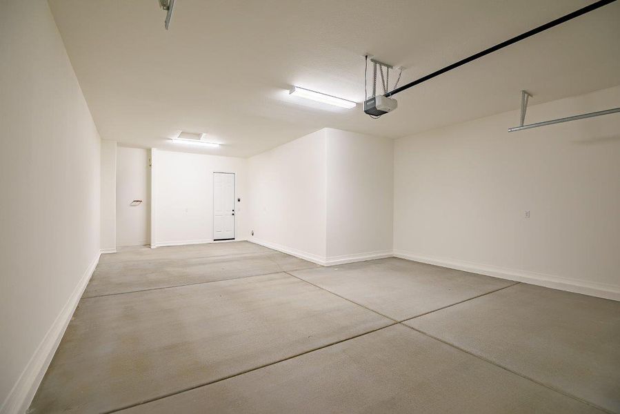 Spacious, unfurnished interior of a new home in Legends at Thunderbird, Glendale (Image 34).