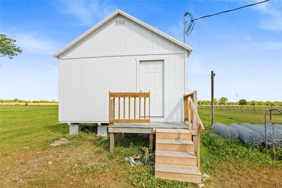 Exterior details and patio area of a home in , Iola (Image 7).