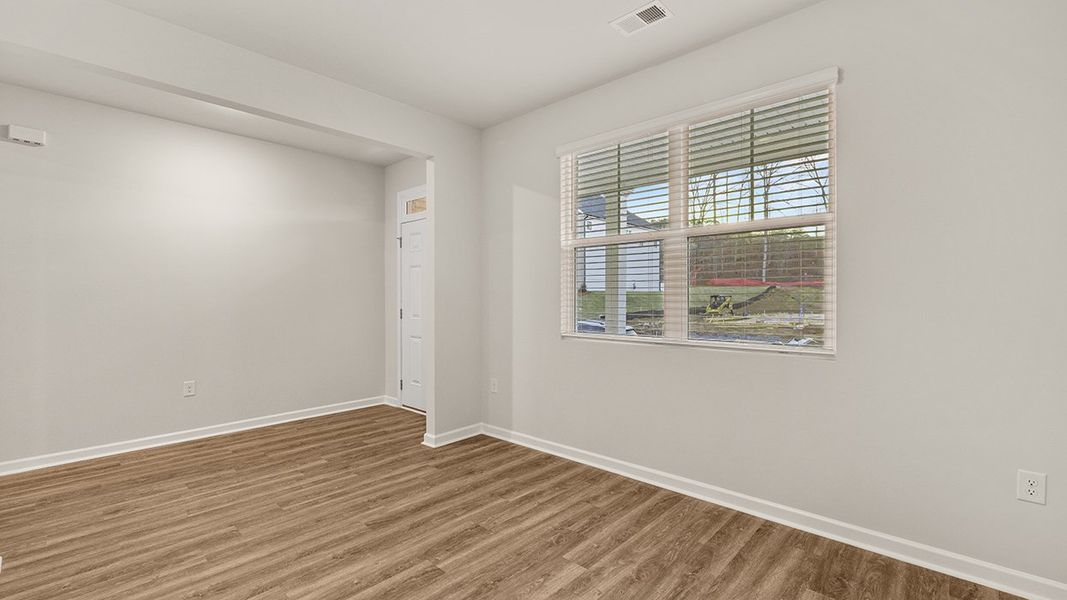 Spacious, unfurnished interior of a new home in Brooks Station, Dacula (Image 13).