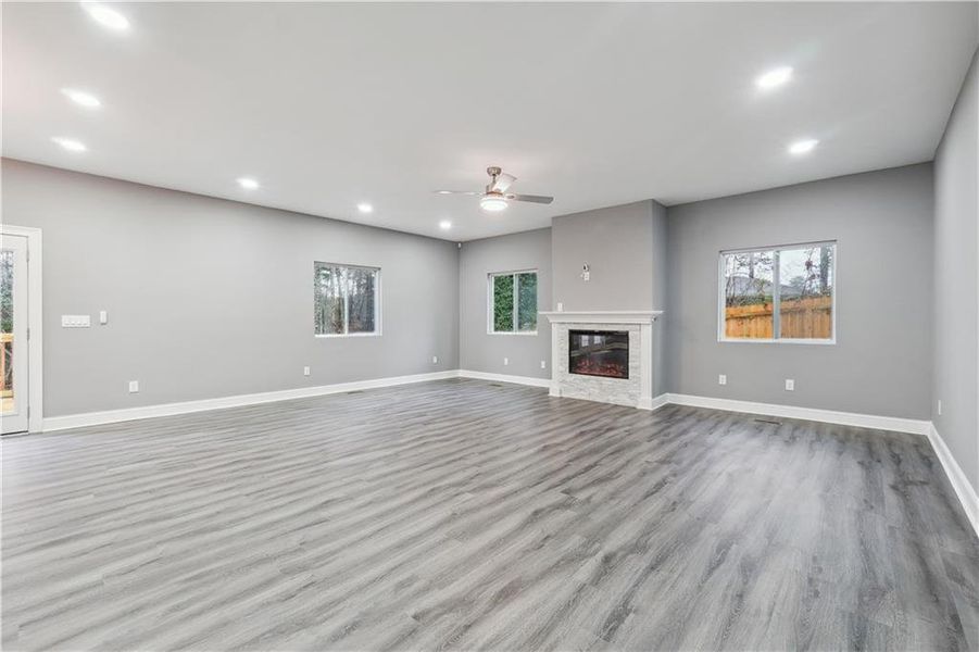 Spacious, unfurnished interior of a new home in , Mableton (Image 18).