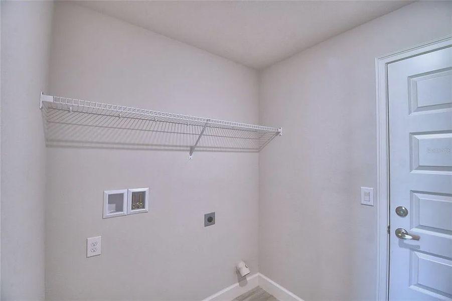 Spacious, unfurnished interior of a new home in Lake Juliana Estates, Auburndale (Image 14).