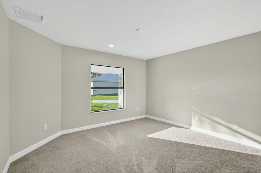 Spacious, unfurnished interior of a new home in , Fort Pierce (Image 24).