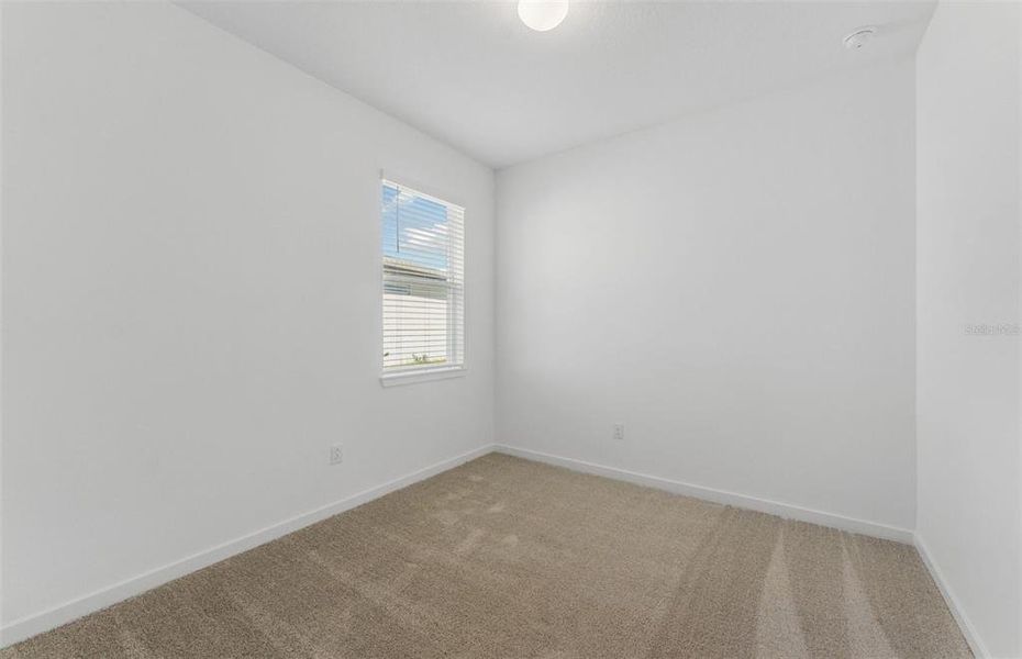 Spacious, unfurnished interior of a new home in Riverwood, Zephyrhills (Image 12).