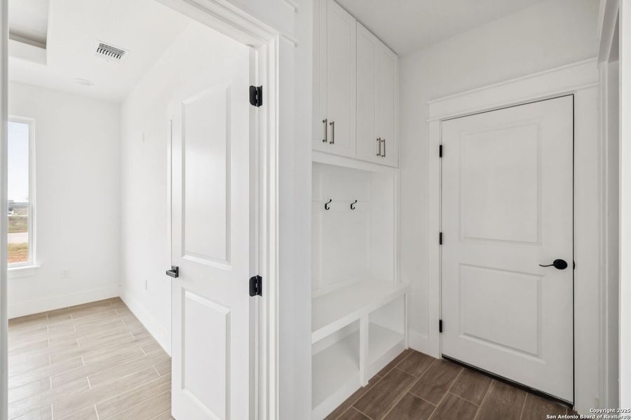 Spacious, unfurnished interior of a new home in , Floresville (Image 21). Spacious, unfurnished interior of a new home in , Floresville (Image 21).